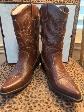 BRAND NEW Women’s Western Leather Cowboy Boots - Brown